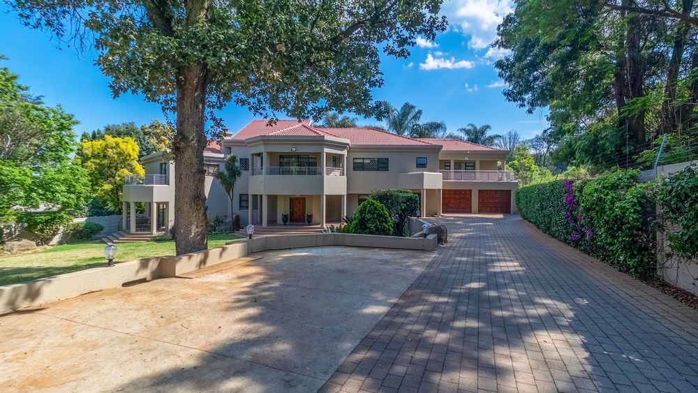 Plenty of visitors parking