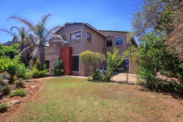 House To Rent in The Coves: 6 bedrooms, pool, entertainment area, aviation estate amenities.