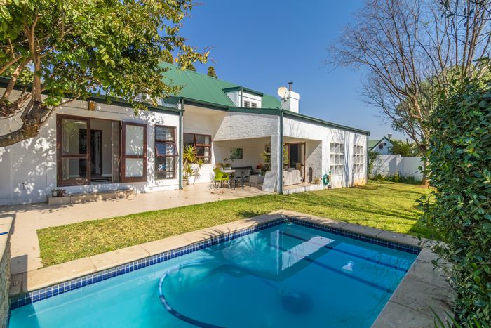For Sale: Paulshof House with pool, double garage, staff accommodation, and spacious garden.