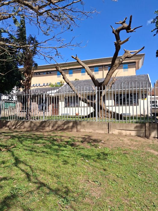 Chiselhurst House To Rent: 5 bedrooms, shared kitchen/bathroom, parking available.