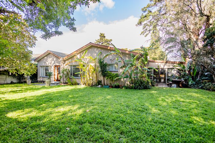 4-Bedroom House in Oostersee with Solar, Inverter, and Entertainment Areas For Sale