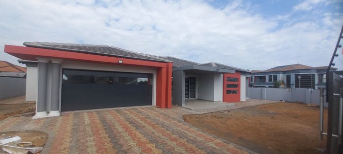 For Sale: House in Aerorand with 4 bedrooms, braai area, and double garage.