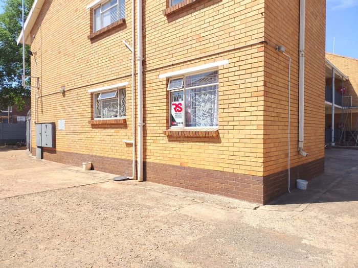 2-Bedroom Apartment for Sale in Vanderbijlpark CW 1 with Pet-Friendly Policy.
