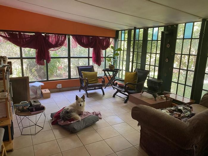 Bot River Avenues House For Sale: Spacious garden, solar panels, off-street parking.