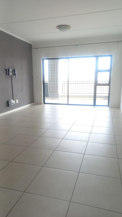 For Sale: Apartment in Modderfontein with pool, restaurant, and pet-friendly policy.