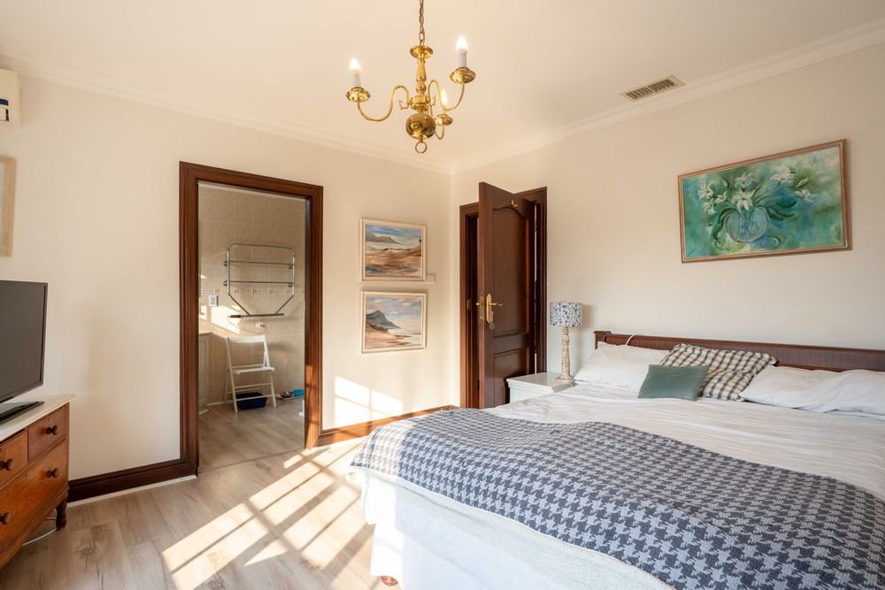 Bedroom 2 - BIC & En-suite Bathroom