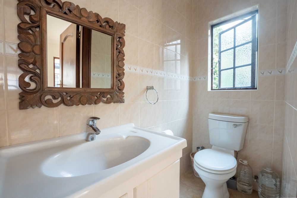 Bedroom 1 - En-suite Bathroom