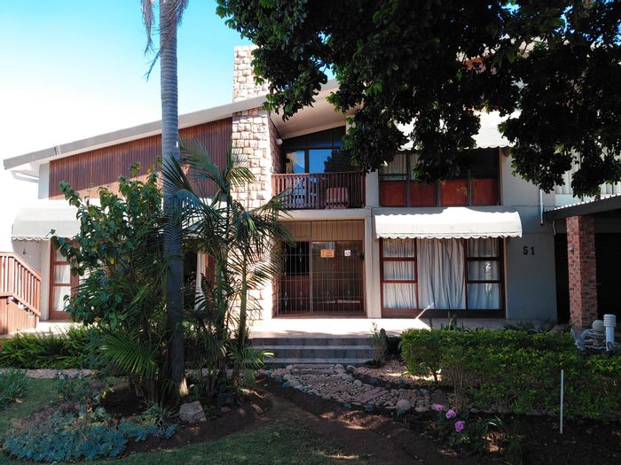 For Sale: Spacious 4-bedroom house in Bothasrus with pool, solar, and ample parking.