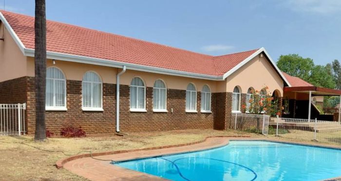 For Sale: House in Monument Park with pool, study, and double garage.