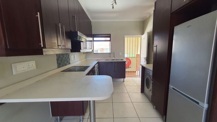 For Sale: 2-Bedroom Apartment in Greenstone Hill with Pool, Gym, and Security.