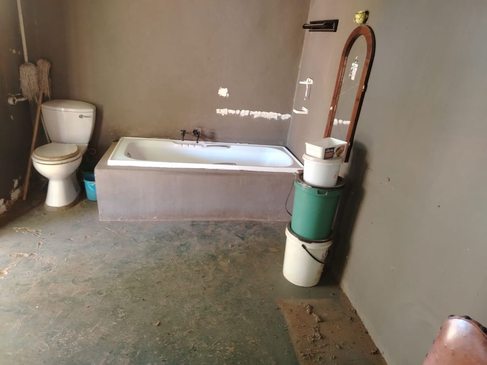 Helpers room and bathroom