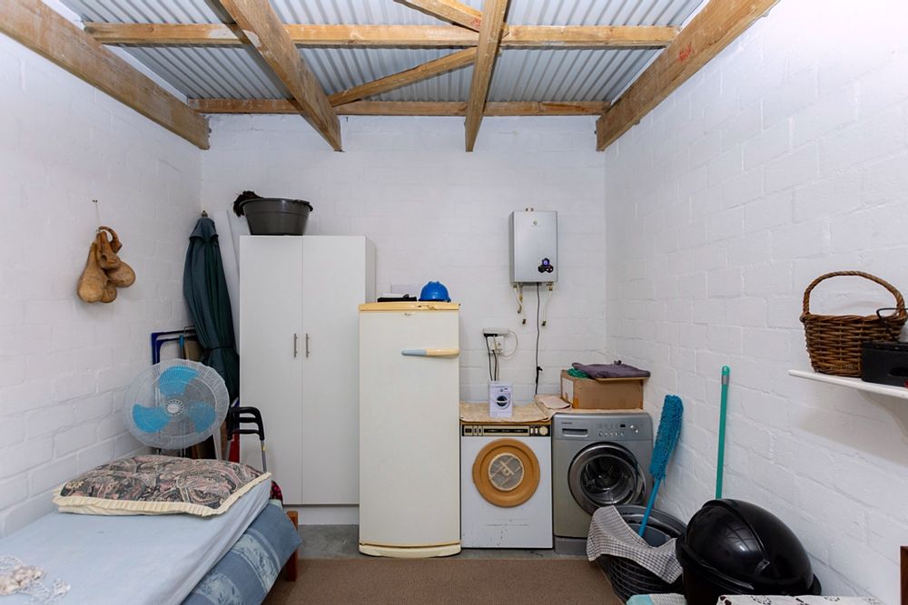 Single garage was turned into an extra bedroom area