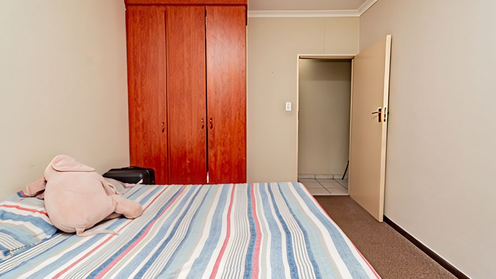 3rd bedroom with BIC