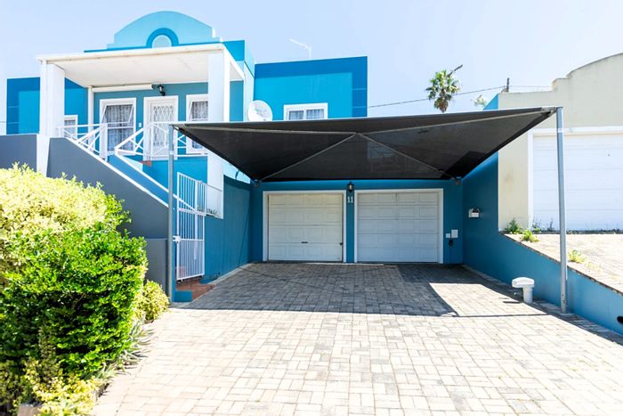 Bergzicht House For Sale: 3 Bedrooms, Entertainment Room, Low-Maintenance Garden.