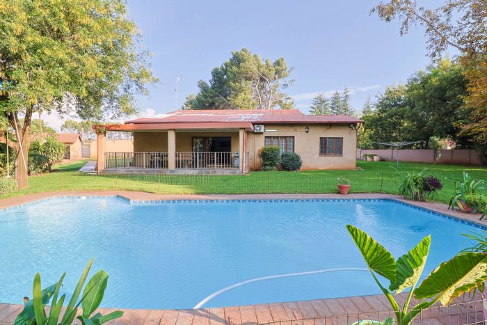 For Sale: Tedderfield AH Small Holding with cottages, off-grid amenities, and business potential.