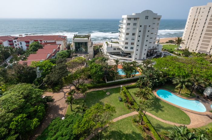 For Sale: 3-Bedroom Apartment in Umhlanga Central with Ocean Views and Amenities.