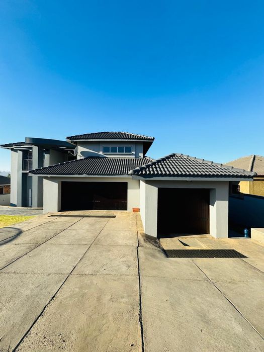 Spacious 6-bedroom house in Model Park with pool, garage, and office space. For Sale.