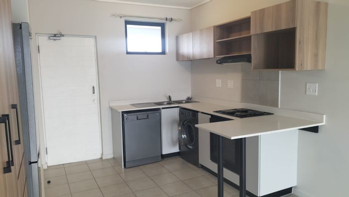 North Point Apartment To Rent: 2 Bedrooms, pool, clubhouse, balcony with views.