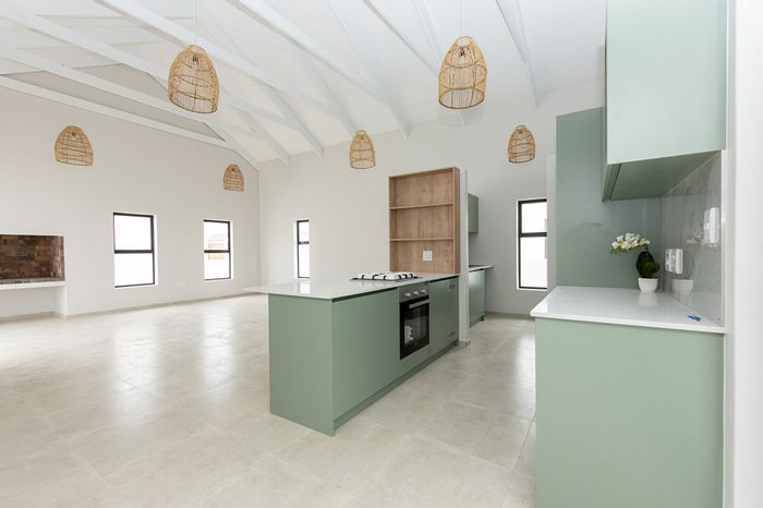 2-Bedroom House For Sale in Britannia Beach Estate with spacious living and pet-friendly yard.