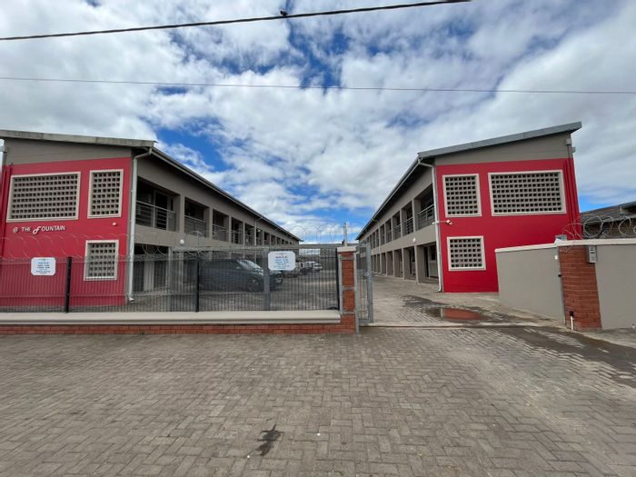 Ncambedlana Apartment To Rent: Secure building, kitchen, built-in wardrobes, near amenities.