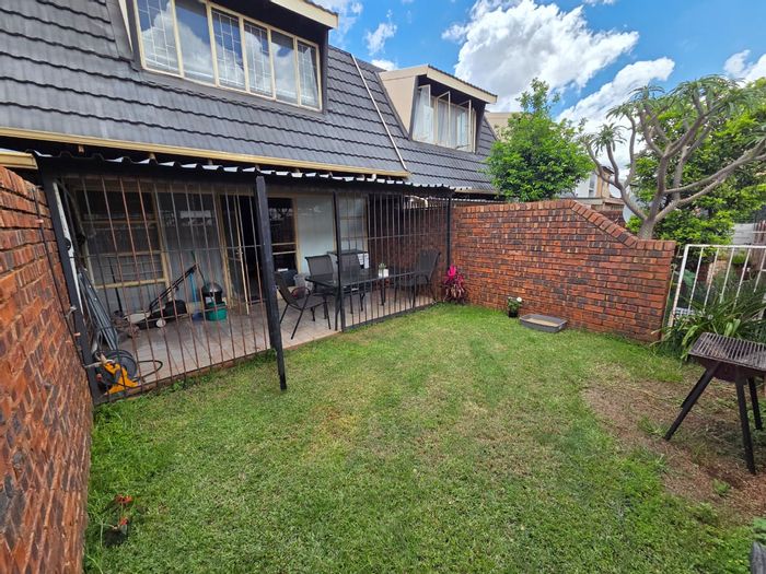 For Sale: Townhouse in Sinoville with secure complex, private garden, and ample storage.