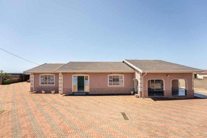 For Sale: House in Umgababa South with sea views, beach access, and development potential.