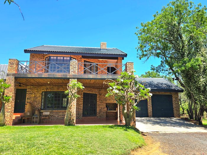 House To Rent in Pebble Rock Golf Village: 3 beds, 3 baths, secure estate living.