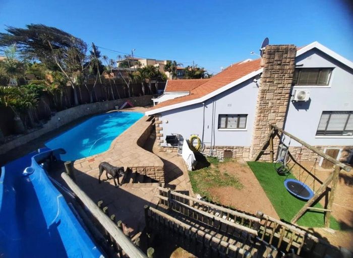 Bluff House For Sale: Pool, jacuzzi, flatlet, and ample parking available.