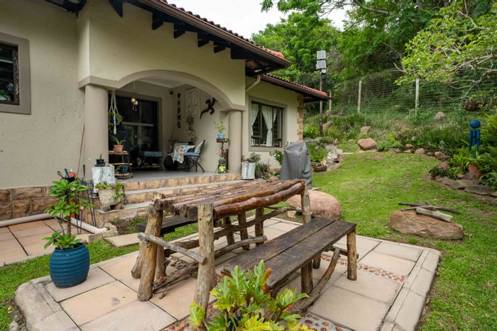 For Sale: 2 Bed, 2 Bath Townhouse in Pennington Central with golf estate access.