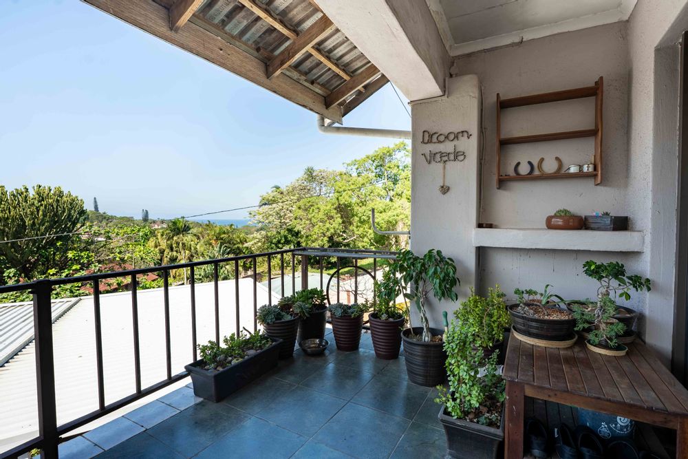 Flat 2 - Balcony & entrance