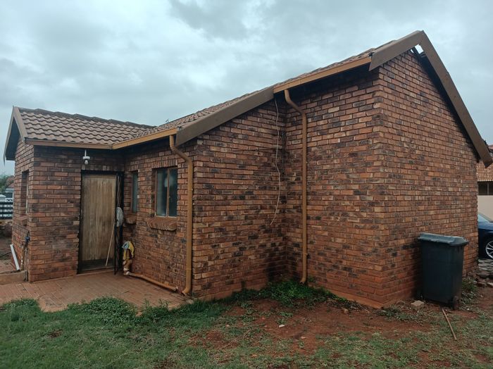 2-Bedroom House in The Orchards For Sale with Parking, Garden Space, Security Features.