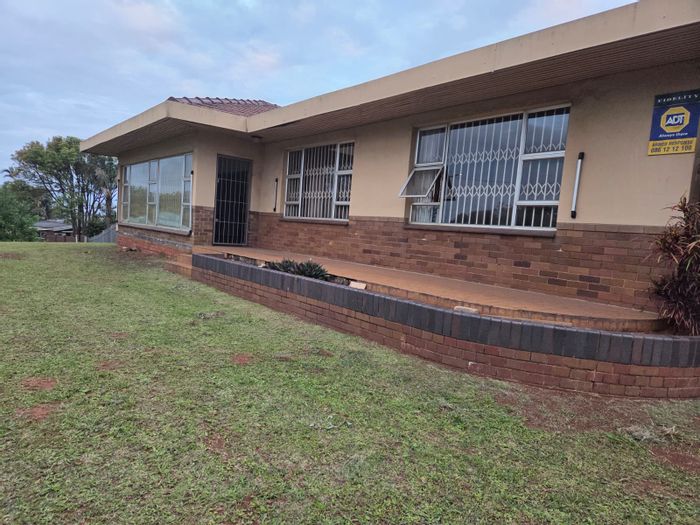 Bluff House For Sale: 4 bedrooms, granny flat, ample parking, close to amenities.