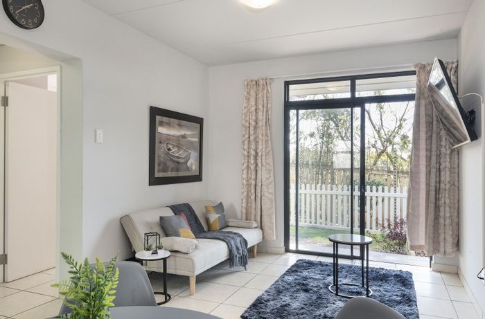 2-Bedroom Apartment in Ballito Central For Sale with Pool, Gym, and Pet-Friendly Access.