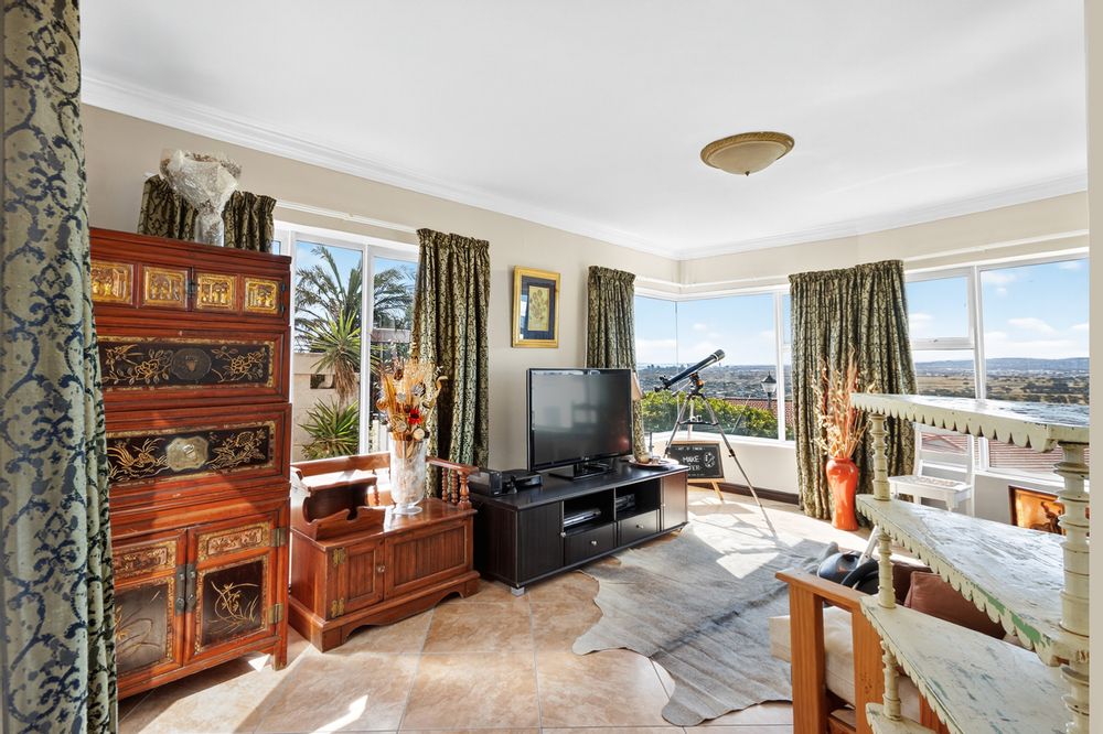 Formal Lounge Lower Level