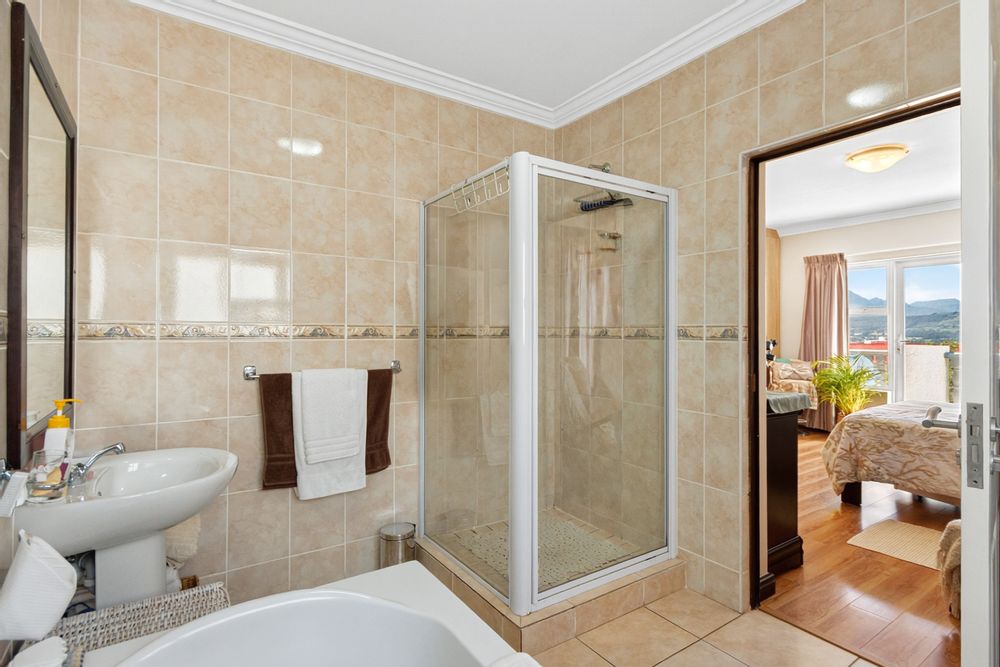 Main En-Suite with Bath and Shower