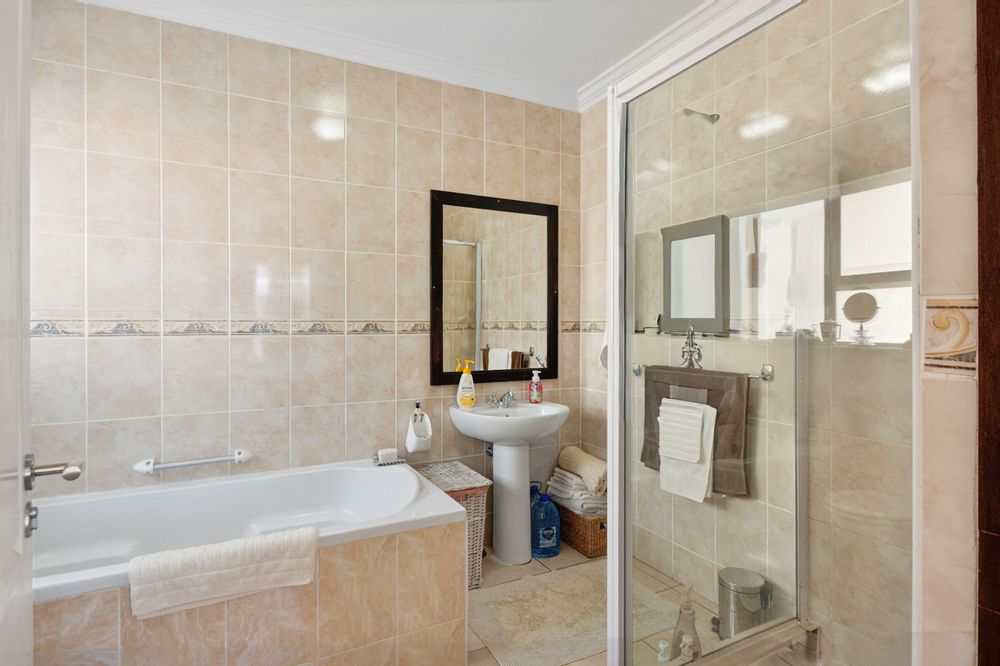 Main En-Suite with Bath and Shower