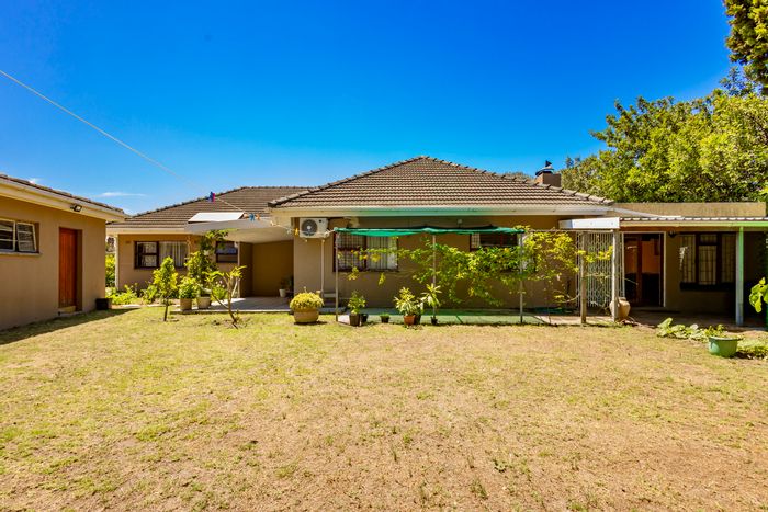 Schoongezicht House For Sale: Income potential, dual living, spacious layout, prime location.