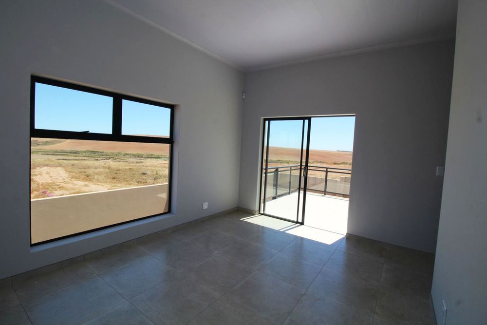 Master bedroom to Patio (Views!)