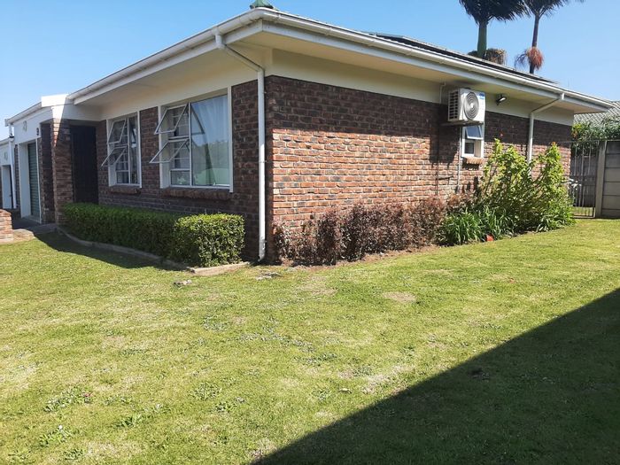 2-bedroom house for sale in Abbotsford with garage, braai area, and garden.