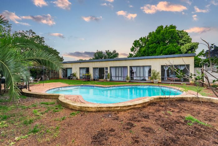 Family Home For Sale in Doringkloof with Pool, Garden, and Staff Quarters.