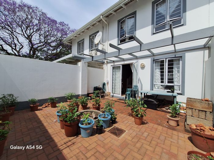 Glenwood Apartment For Sale: 2 bedrooms, outdoor area, near Glenwood Boys High.
