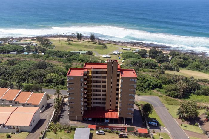 Flat for Sale in Scottburgh Central: Sea views, 2 bedrooms, secure parking.