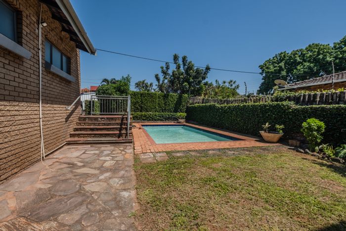 For Sale: 7-bedroom house in Prospect Hall, near Mosque and Hypermarket.