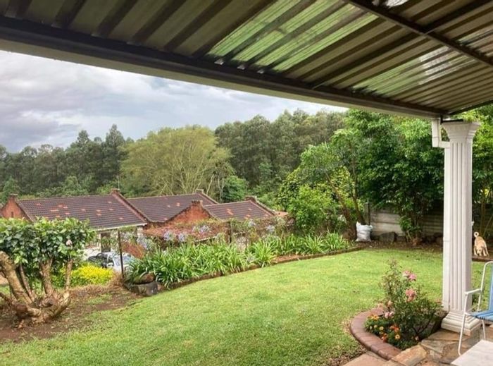 To Rent: 3-Bedroom Townhouse in Prestbury with double garage and fenced garden.