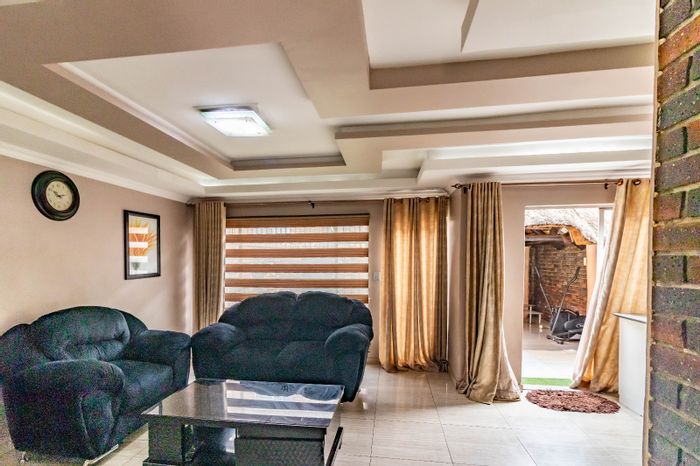 Townhouse for Sale in Birchleigh: 2 beds, lapa, garage, and open-plan living.