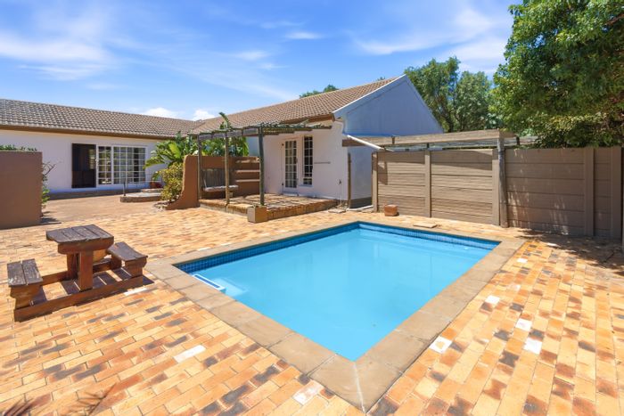 For Sale: House in Onverwacht with pool, garden, and rental apartment potential.