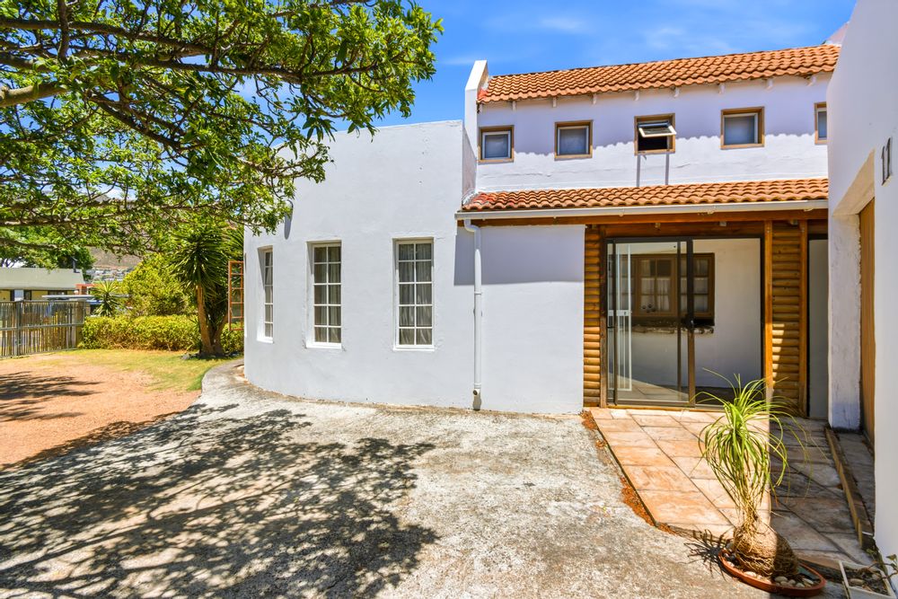 entrance to house and flat
