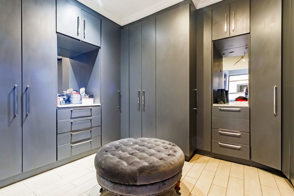 Main Bedroom Walk-In Closest