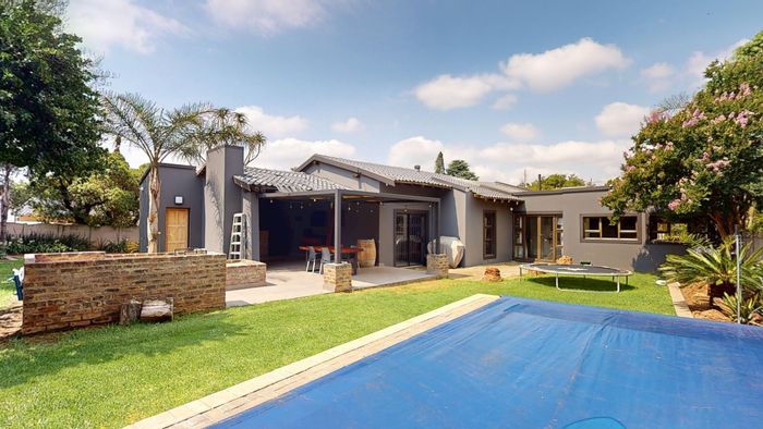 For Sale: 3-bedroom house in Morehill with pool, braai area, and study.
