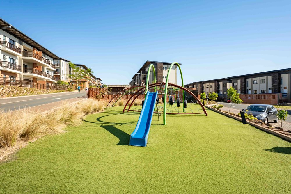 Communal facilities - Outdoor gym stations, communal pool, braai pods and trail walks, fishing dams, bird hides and picnic spots.